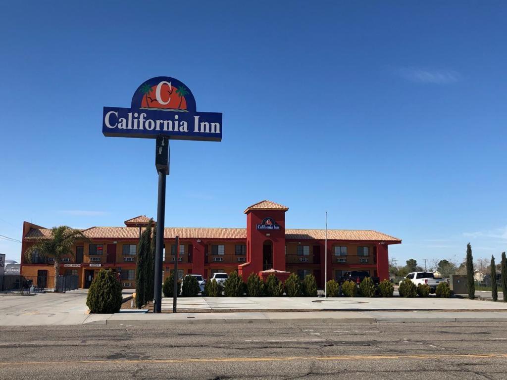 California Inn Hotel And Suites Adelanto Us 395 외부 사진