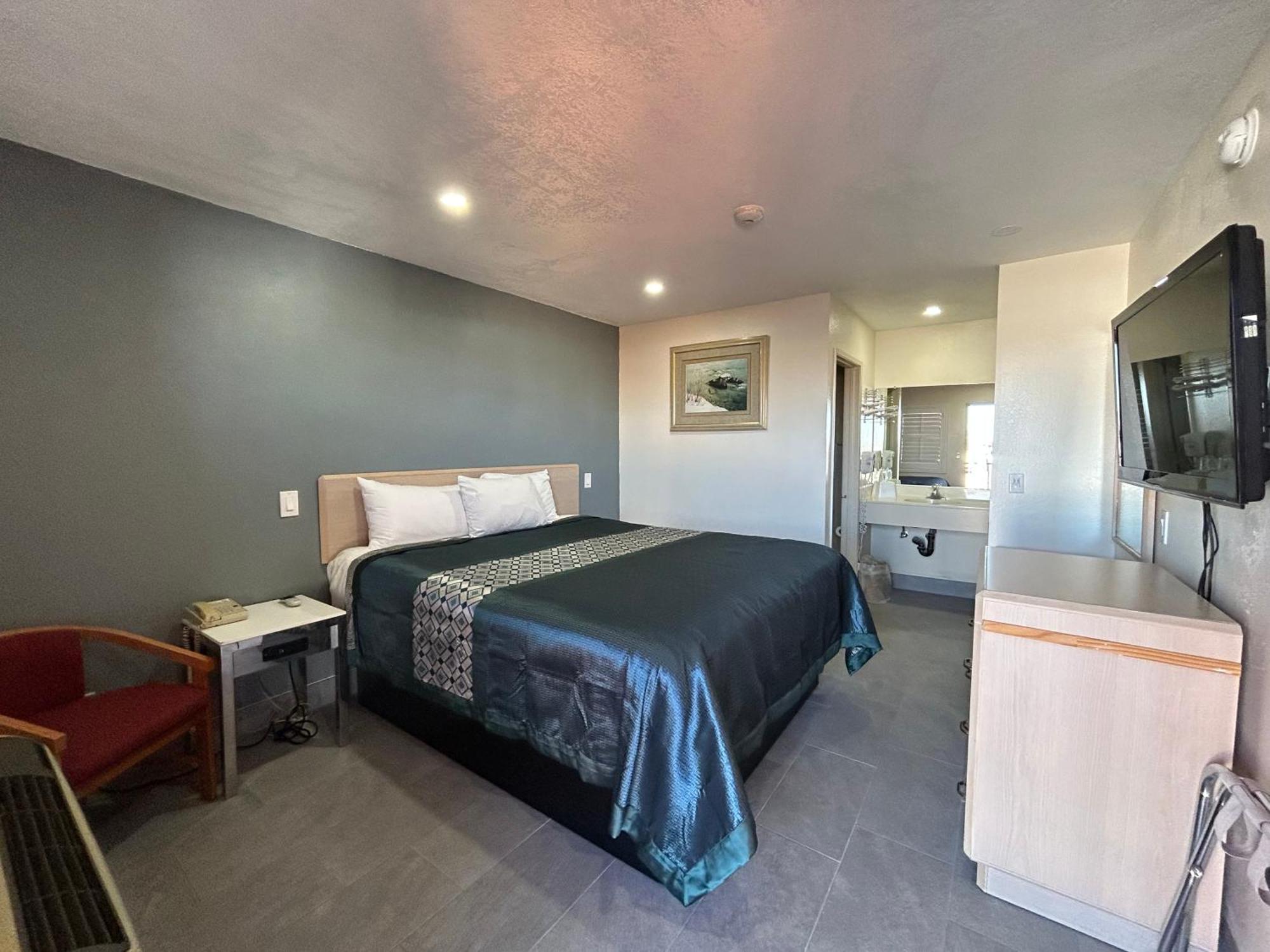 California Inn Hotel And Suites Adelanto Us 395 외부 사진