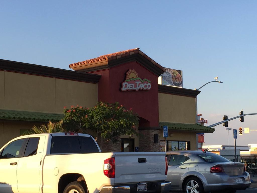 California Inn Hotel And Suites Adelanto Us 395 외부 사진