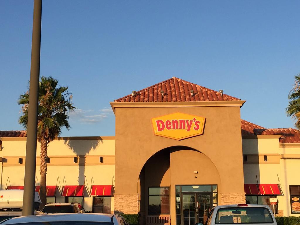 California Inn Hotel And Suites Adelanto Us 395 외부 사진