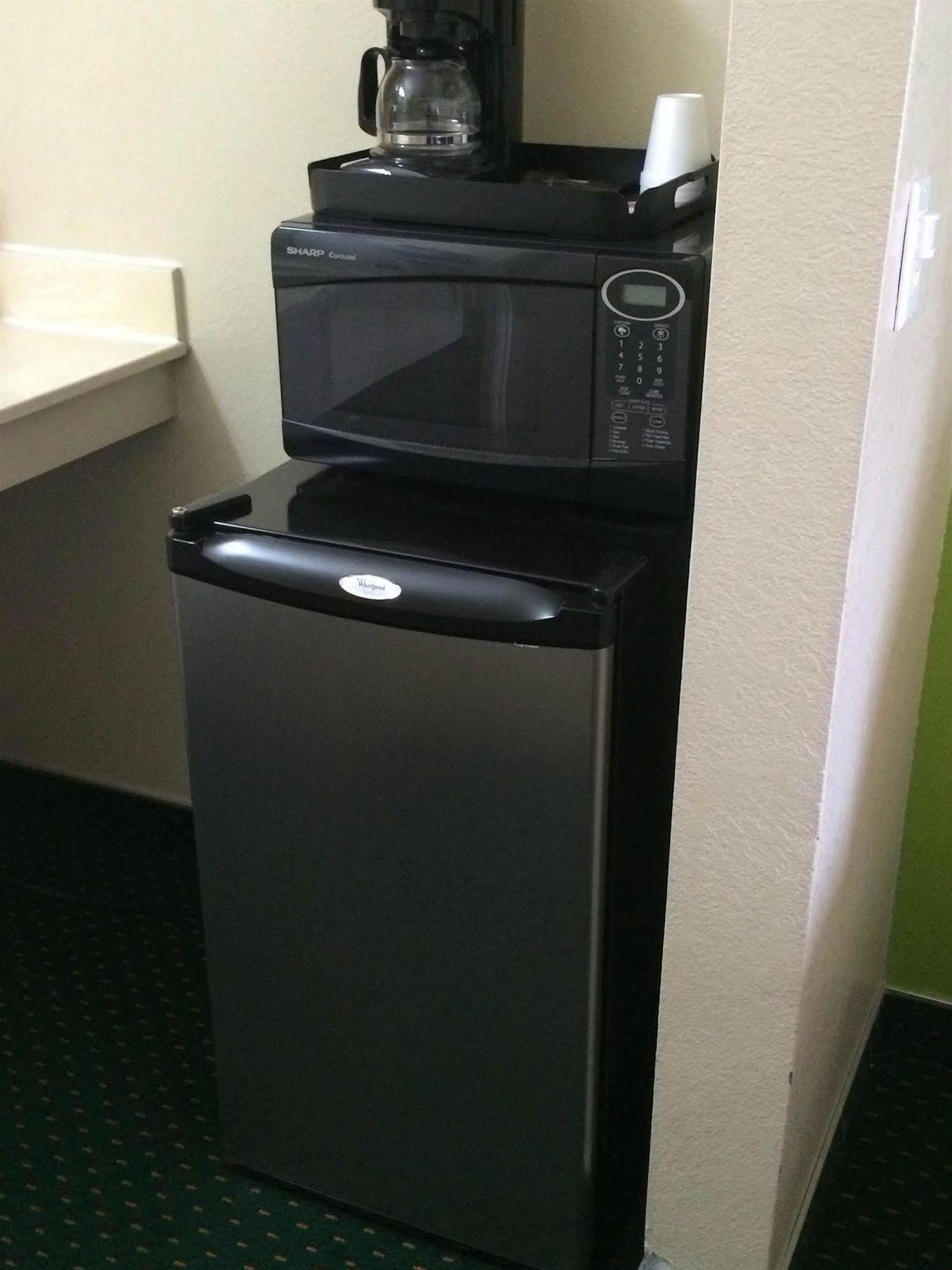 California Inn Hotel And Suites Adelanto Us 395 외부 사진
